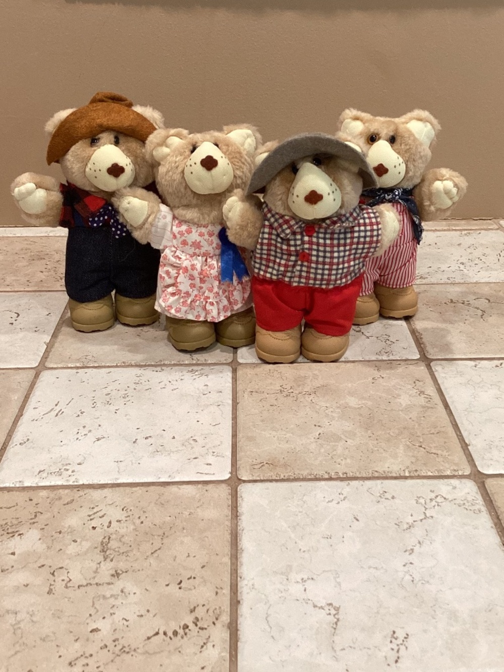 Set of 4 Vintage Wendy’s Original Furskins Collectible Teddy Bears/Plush 1986